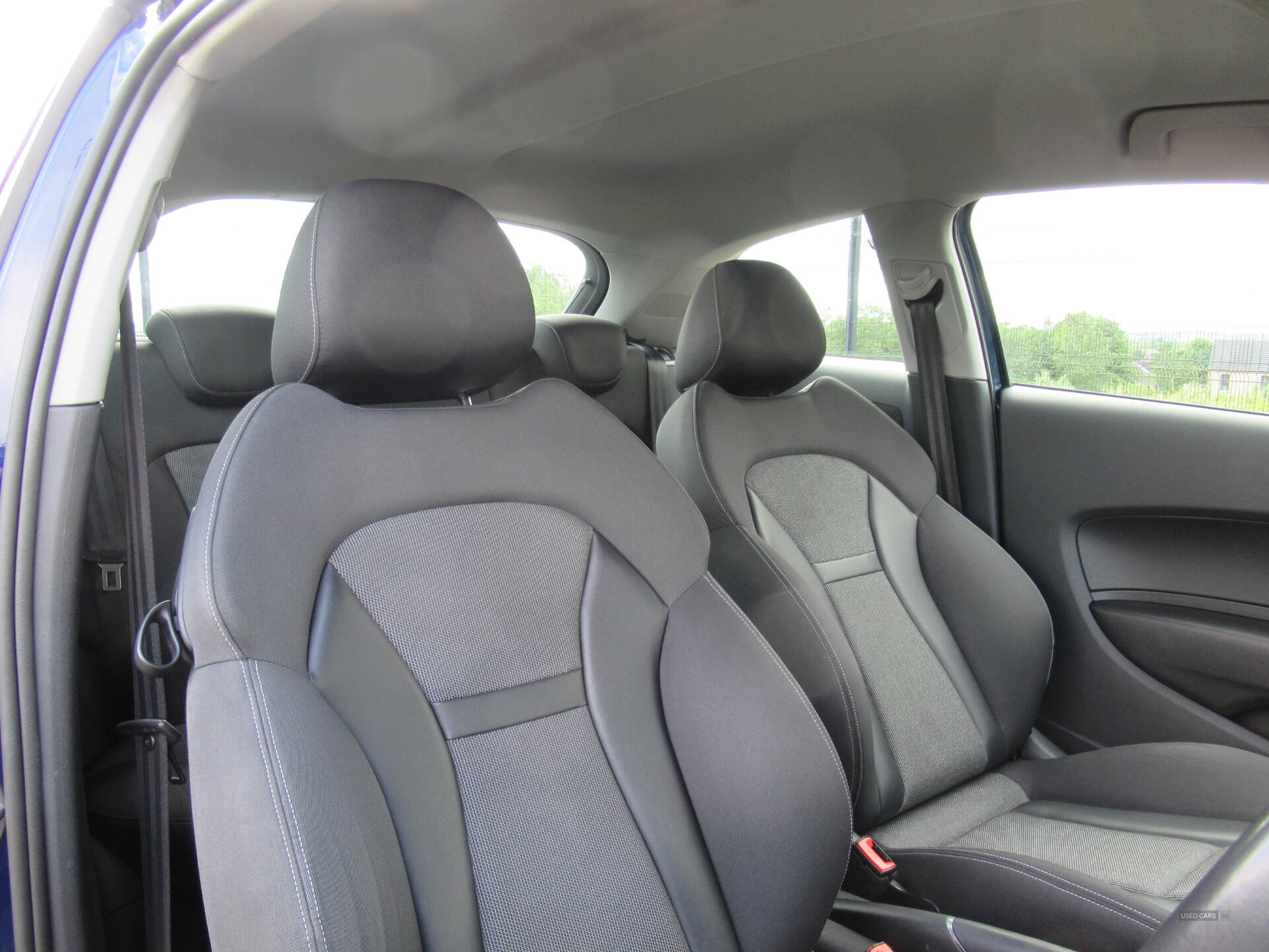 Car Thumbnail 16