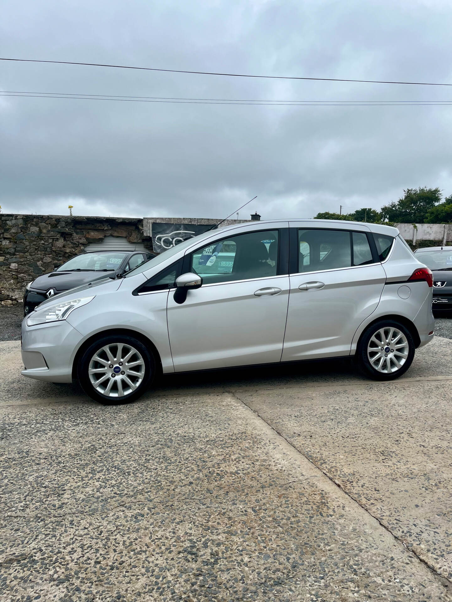 Ford B-Max DIESEL HATCHBACK in Down