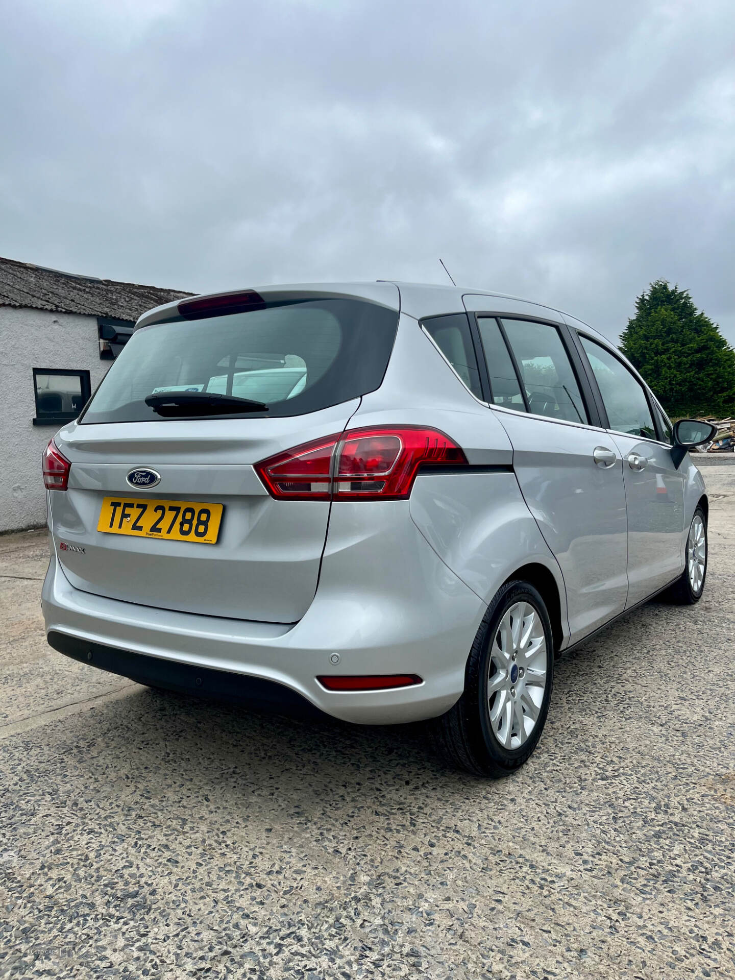 Ford B-Max DIESEL HATCHBACK in Down