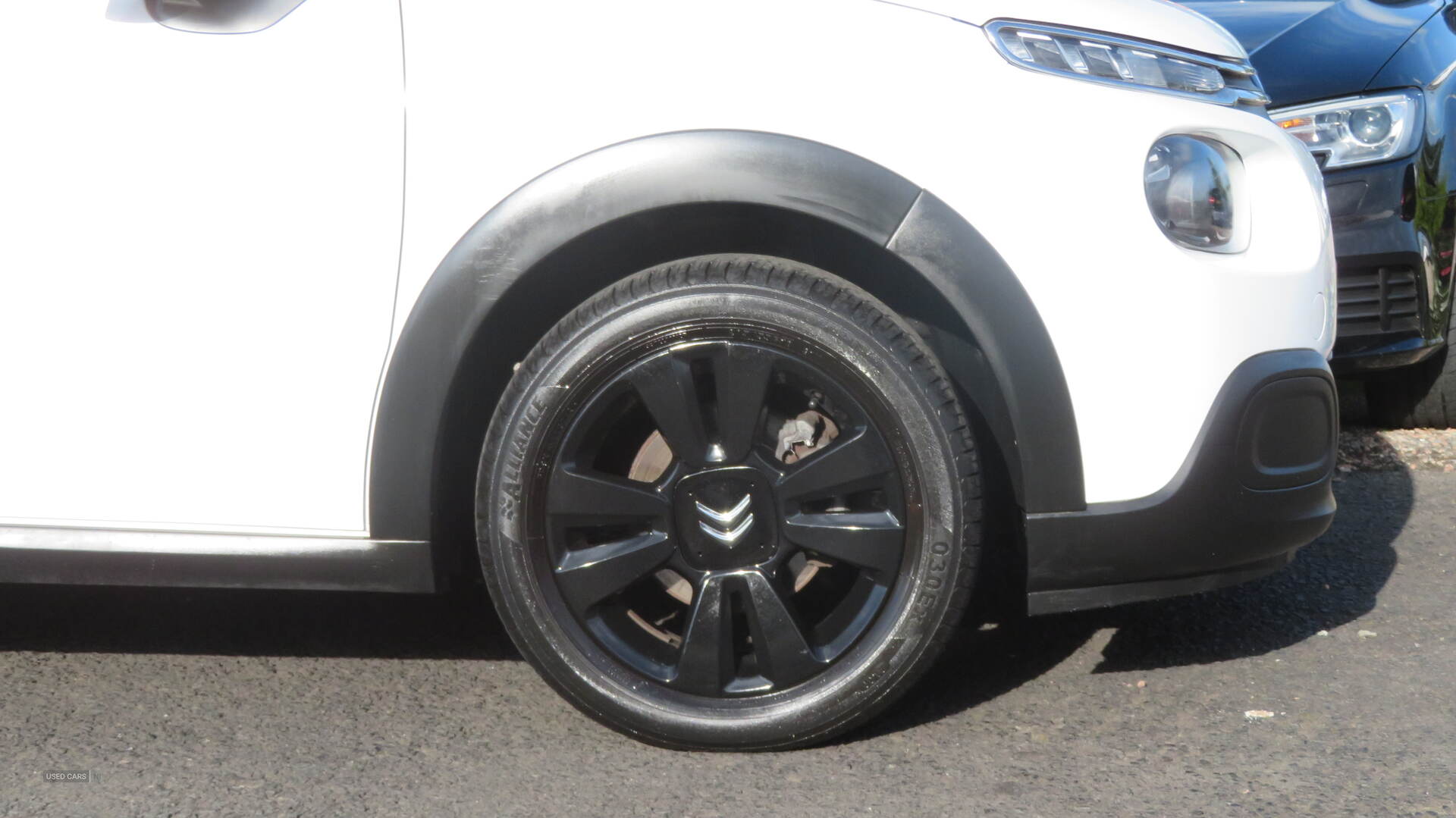 Car Thumbnail 9