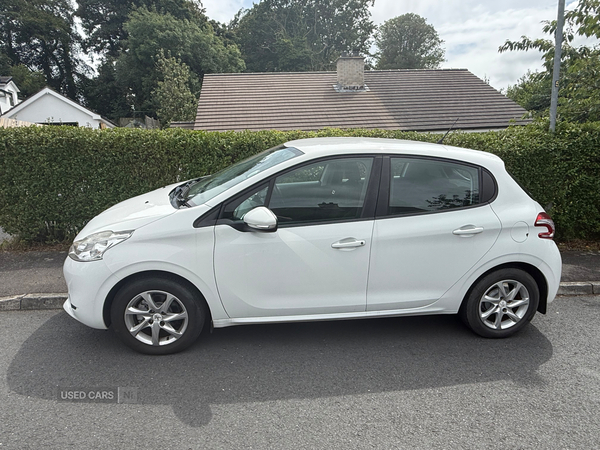 Peugeot 208 HATCHBACK in Antrim
