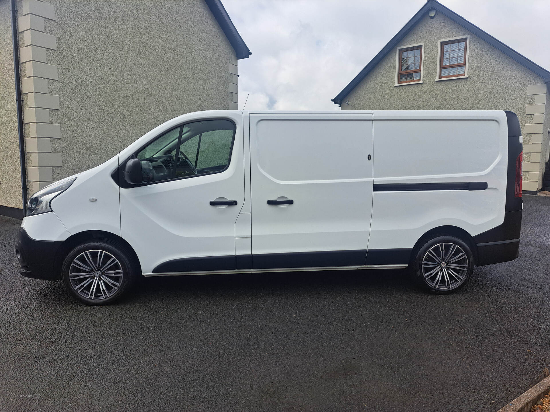 Renault Trafic LWB DIESEL in Tyrone