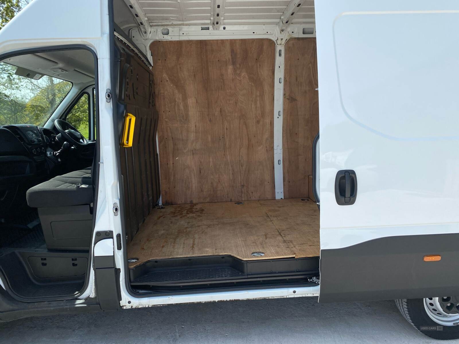 Iveco Daily 35S14 DIESEL in Down