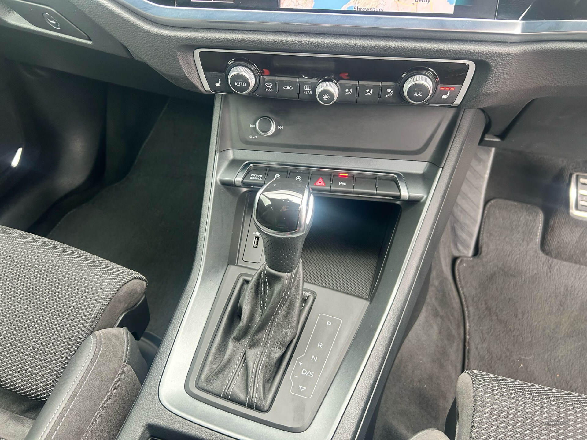 Audi Q3 ESTATE in Down