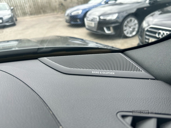 Audi Q3 ESTATE in Down