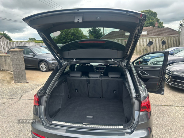 Audi Q3 ESTATE in Down