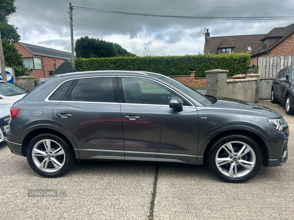 Audi Q3 ESTATE in Down