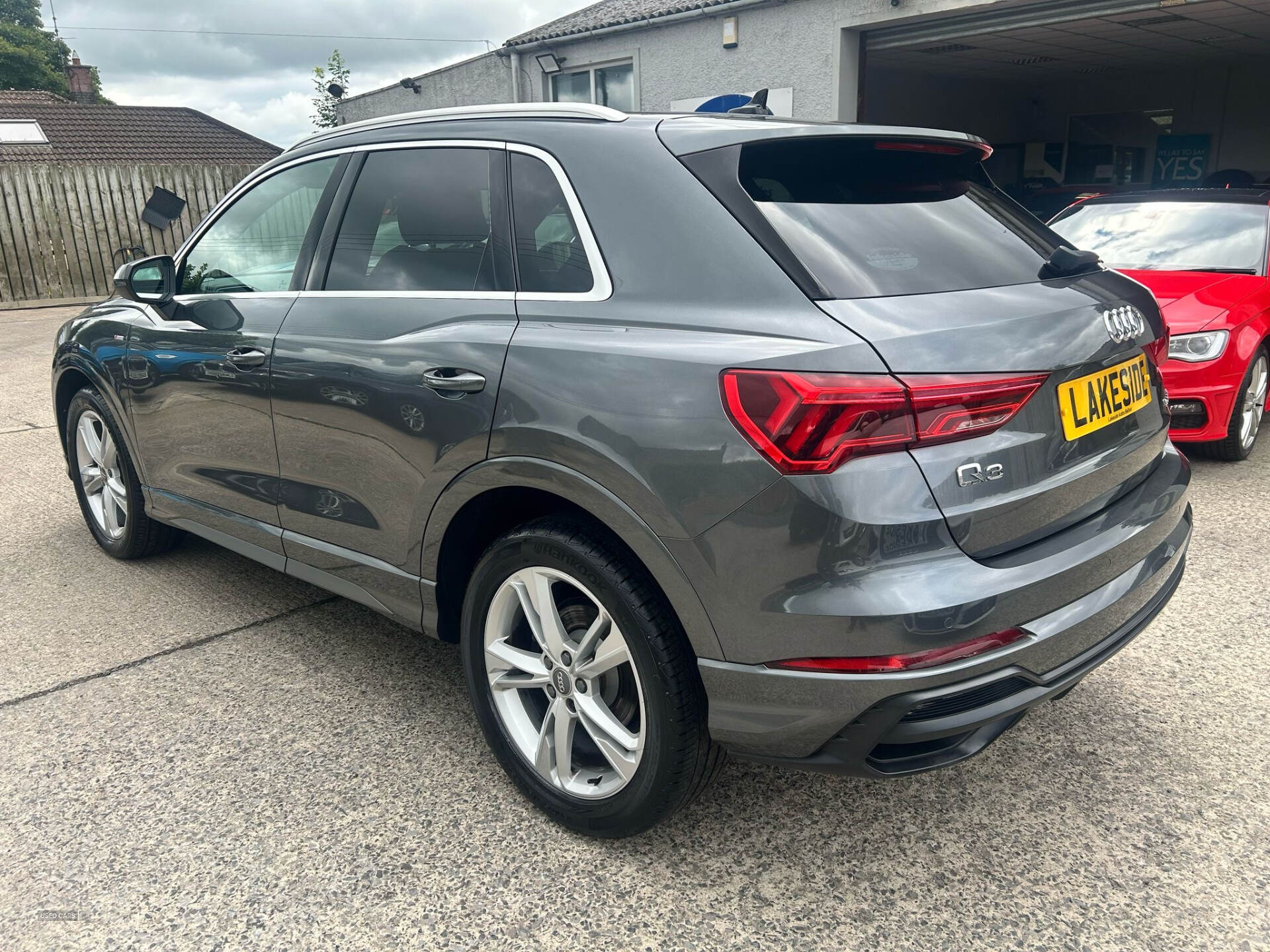 Audi Q3 ESTATE in Down