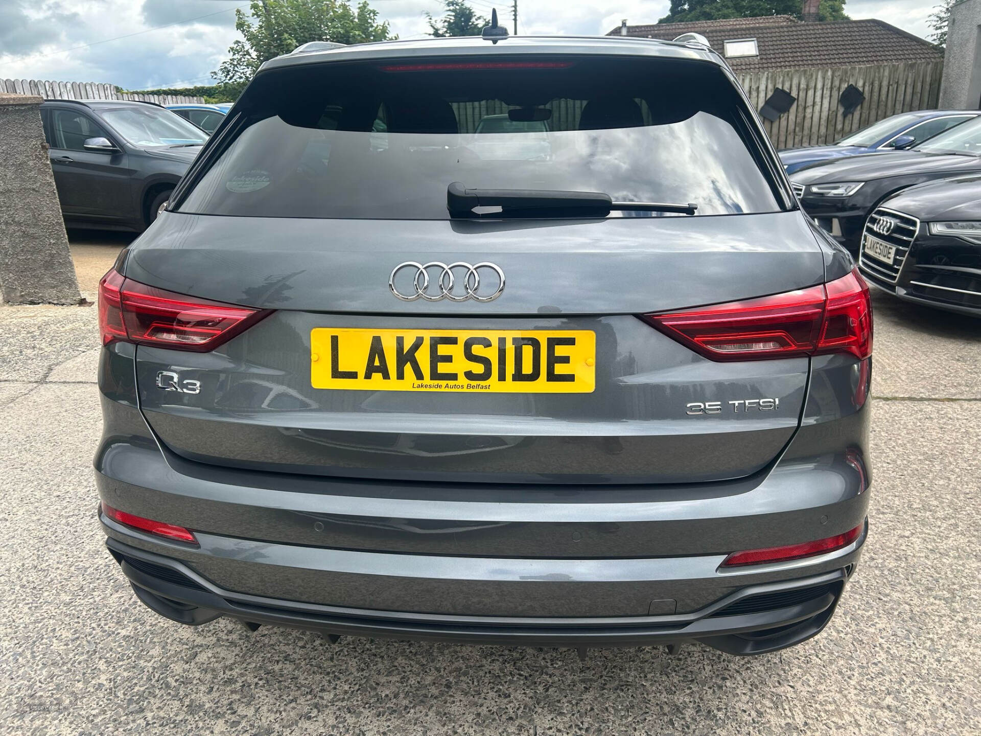 Audi Q3 ESTATE in Down