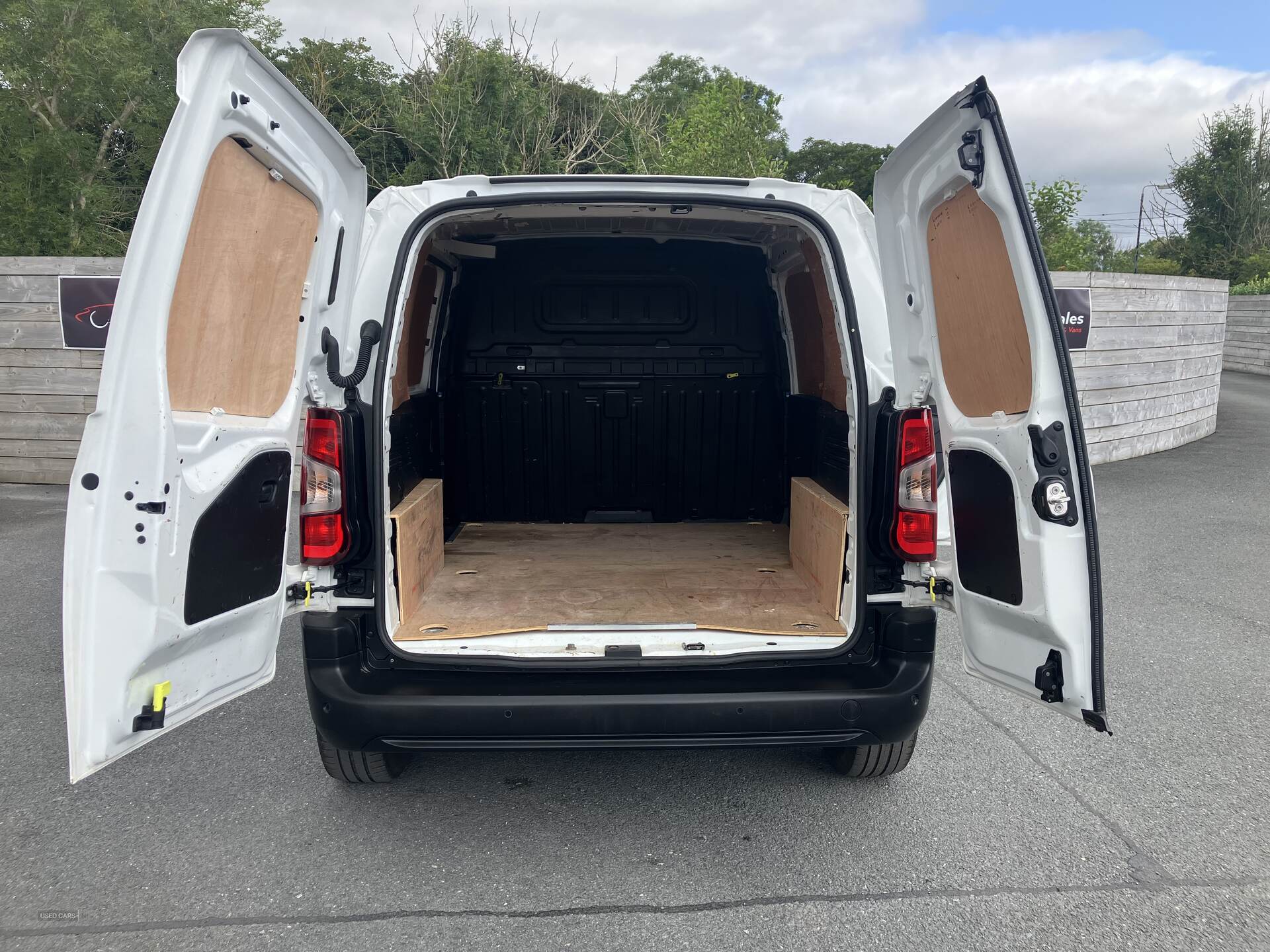 Citroen Berlingo M DIESEL in Down
