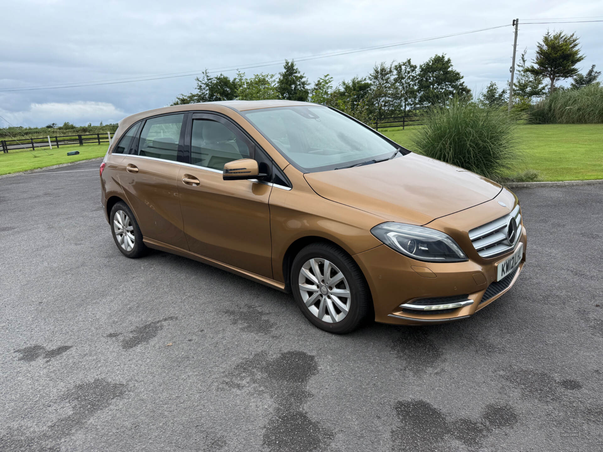 Mercedes B-Class HATCHBACK in Down