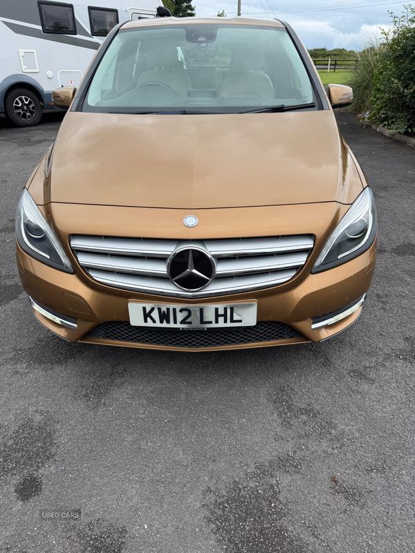 Mercedes B-Class HATCHBACK in Down
