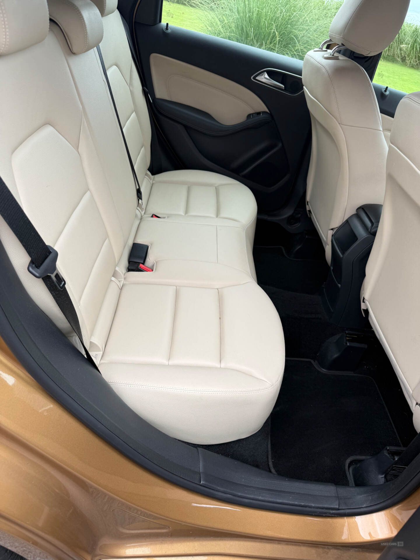 Mercedes B-Class HATCHBACK in Down
