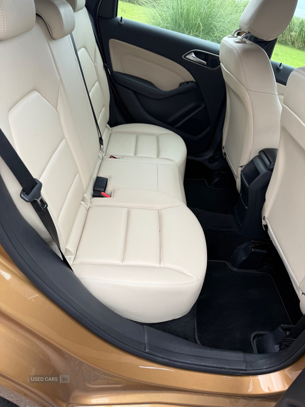 Mercedes B-Class HATCHBACK in Down
