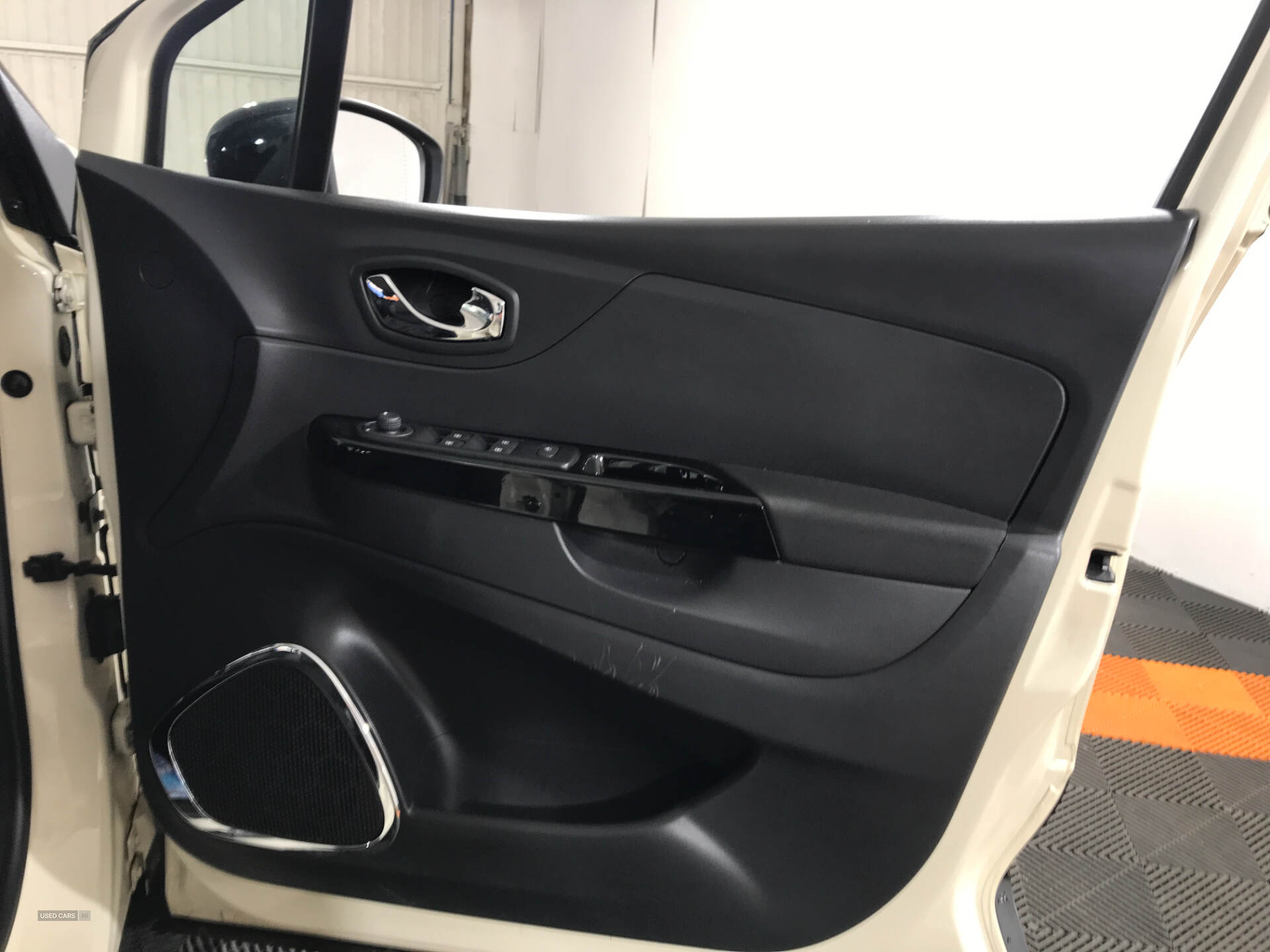 Renault Captur DIESEL HATCHBACK in Antrim