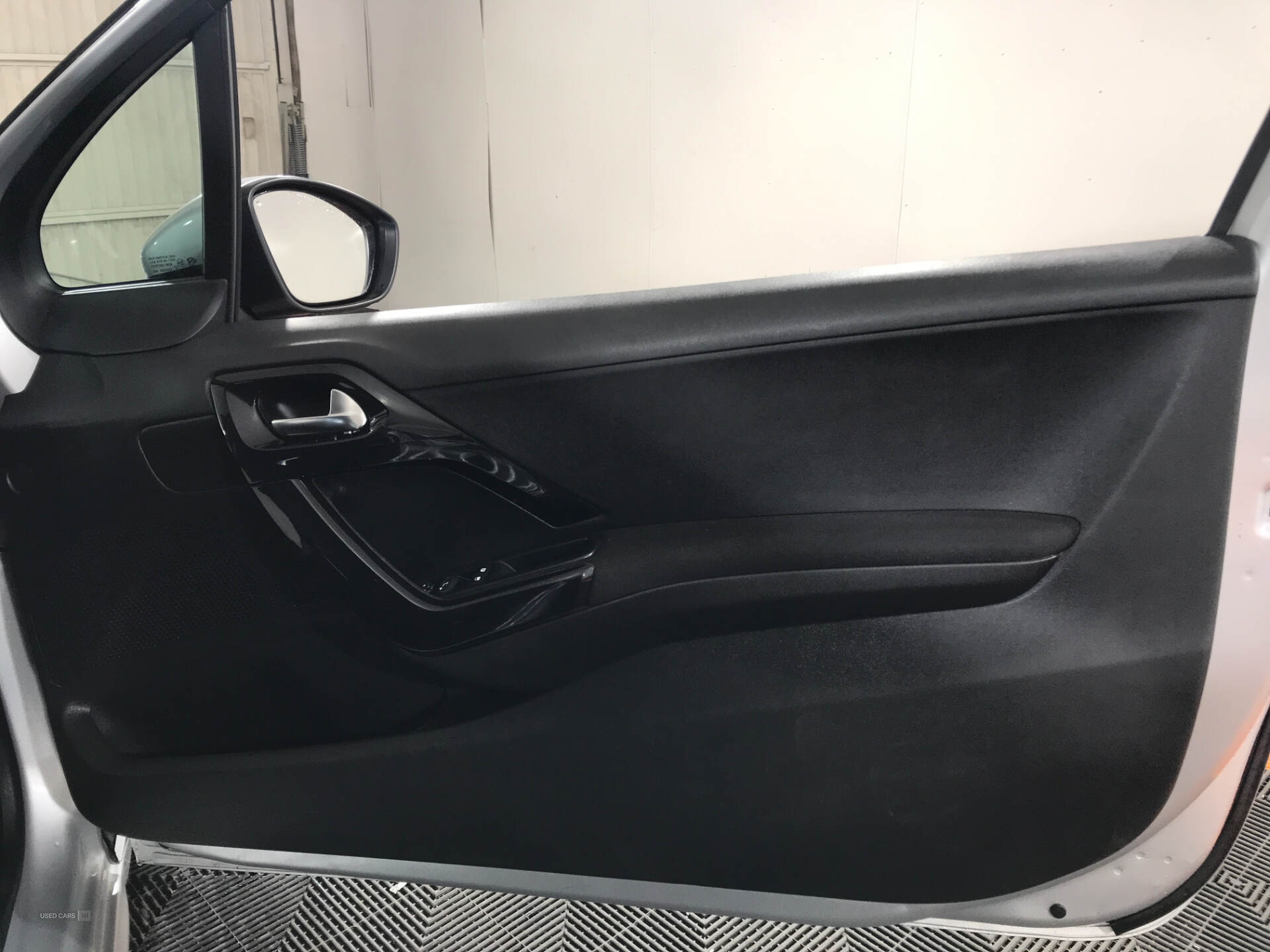 Peugeot 208 HATCHBACK in Antrim