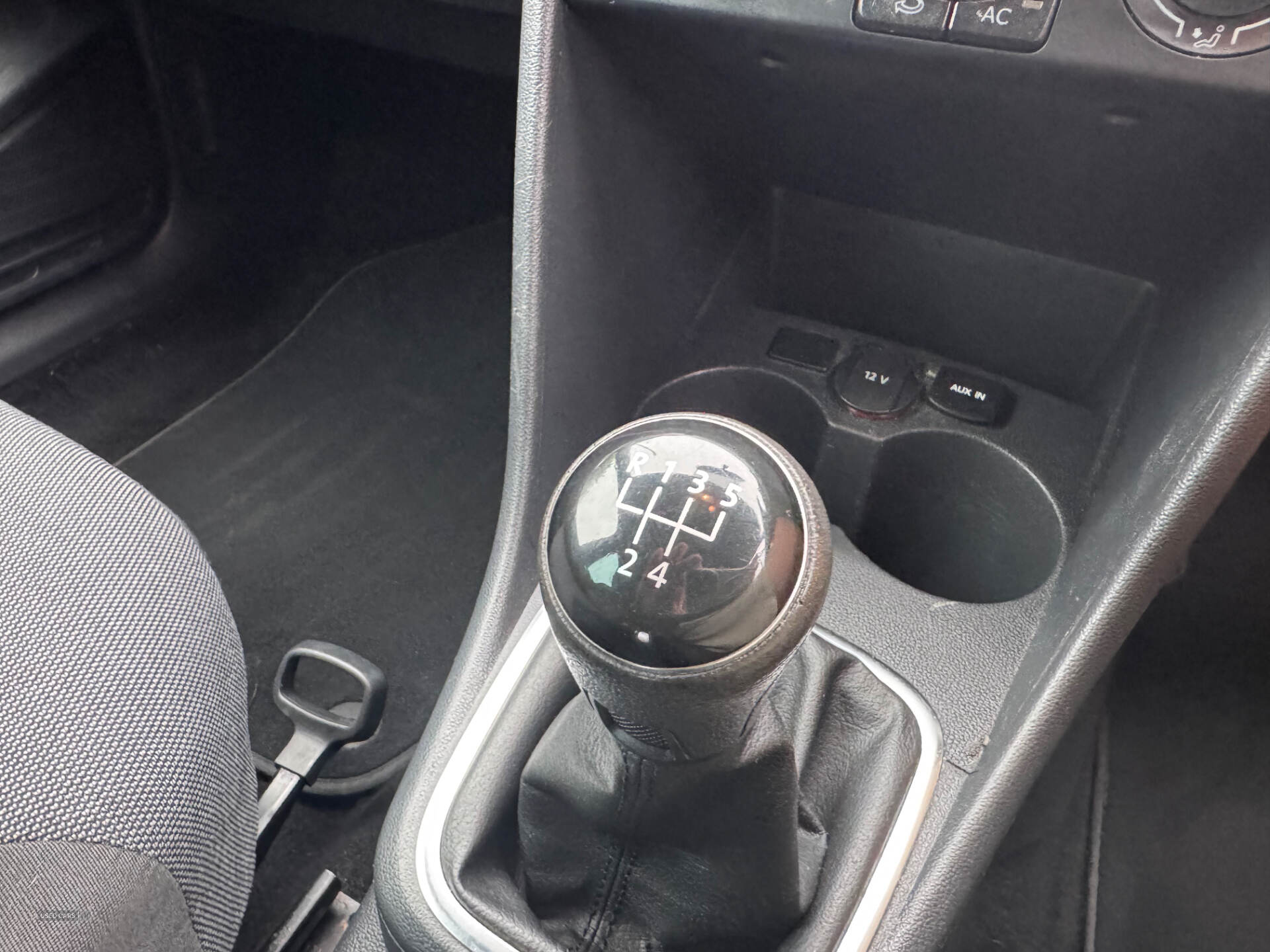 Volkswagen Polo HATCHBACK in Down