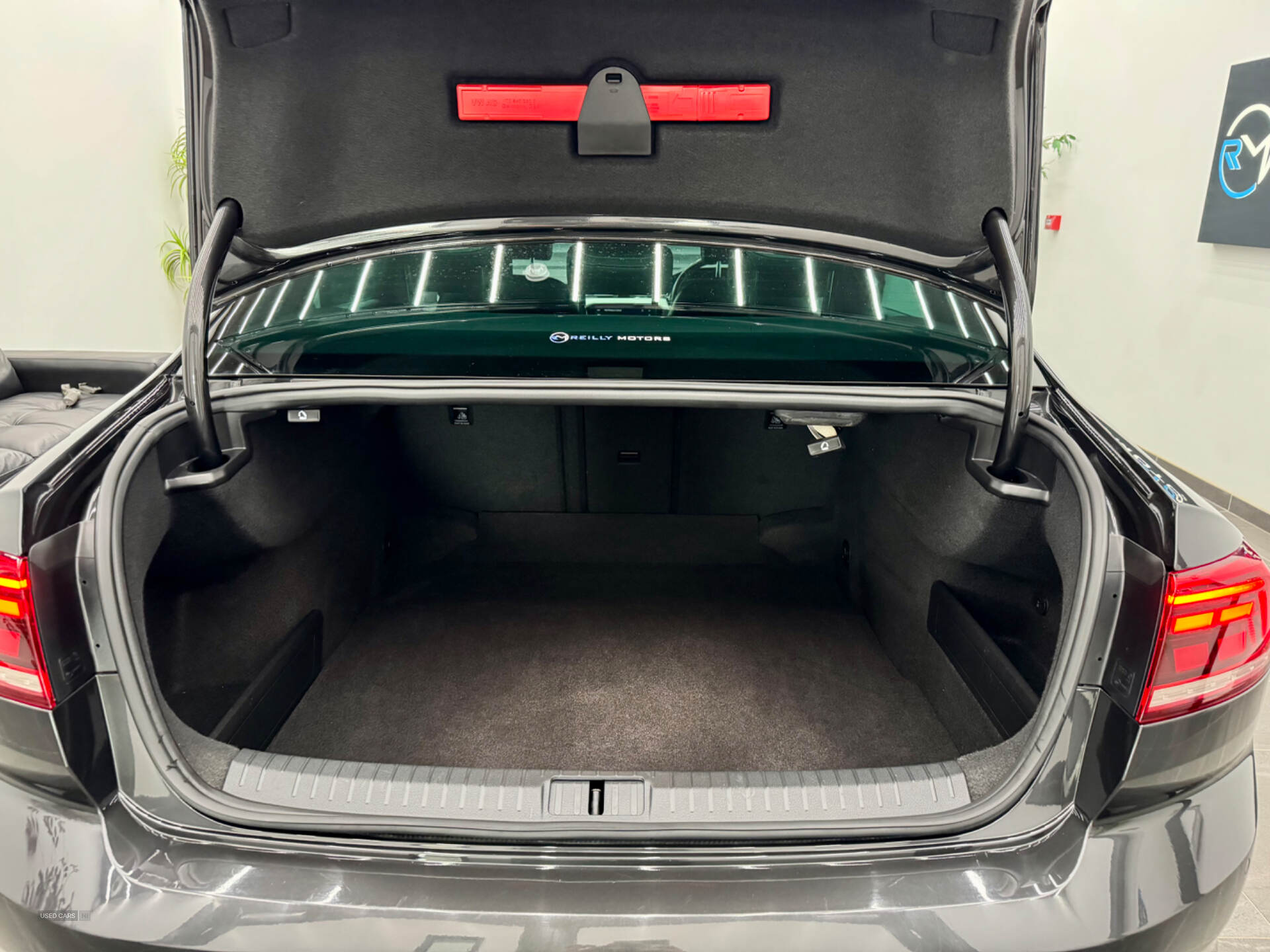 Volkswagen Passat DIESEL SALOON in Derry / Londonderry