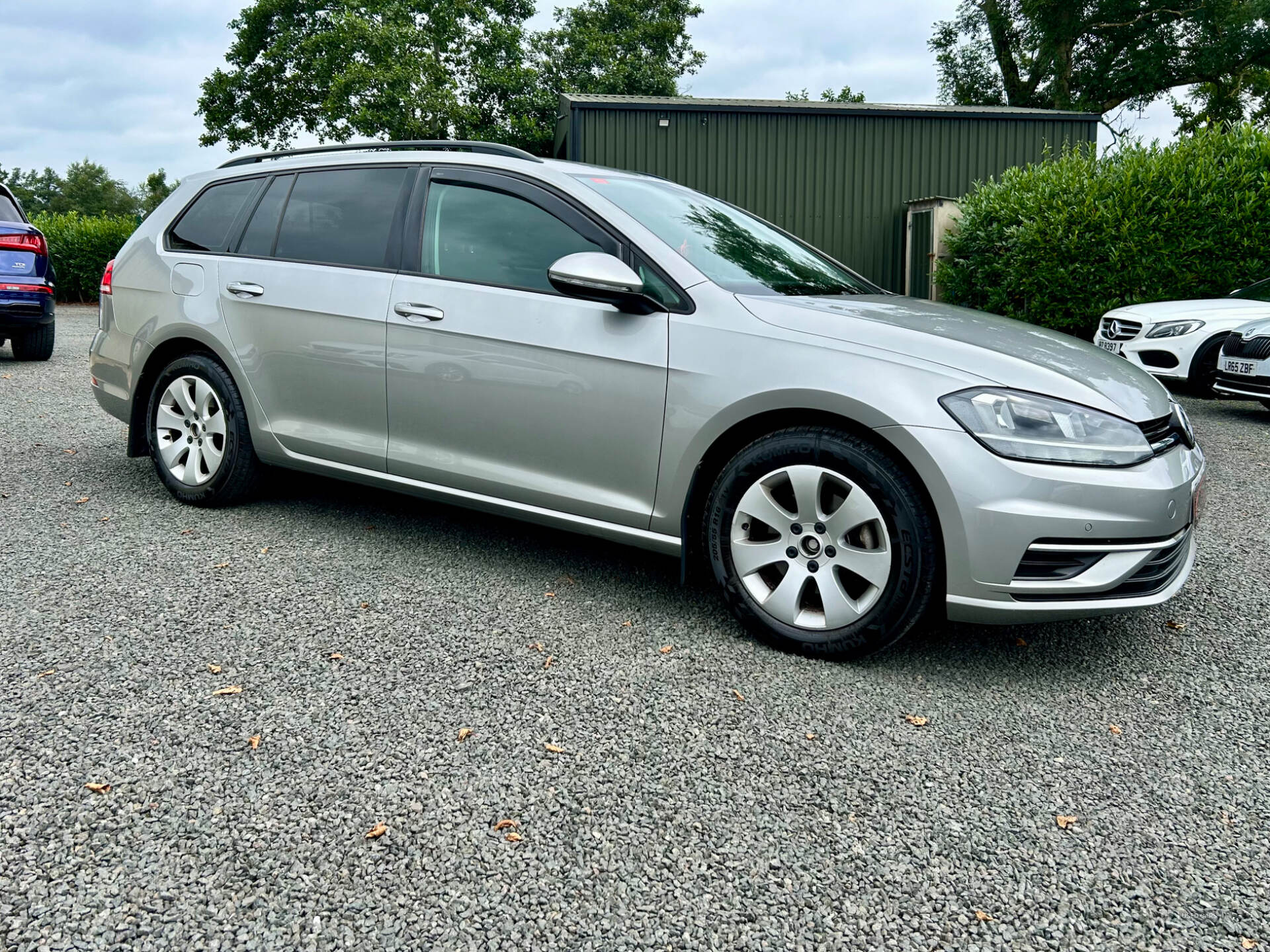 Volkswagen Golf DIESEL ESTATE in Antrim