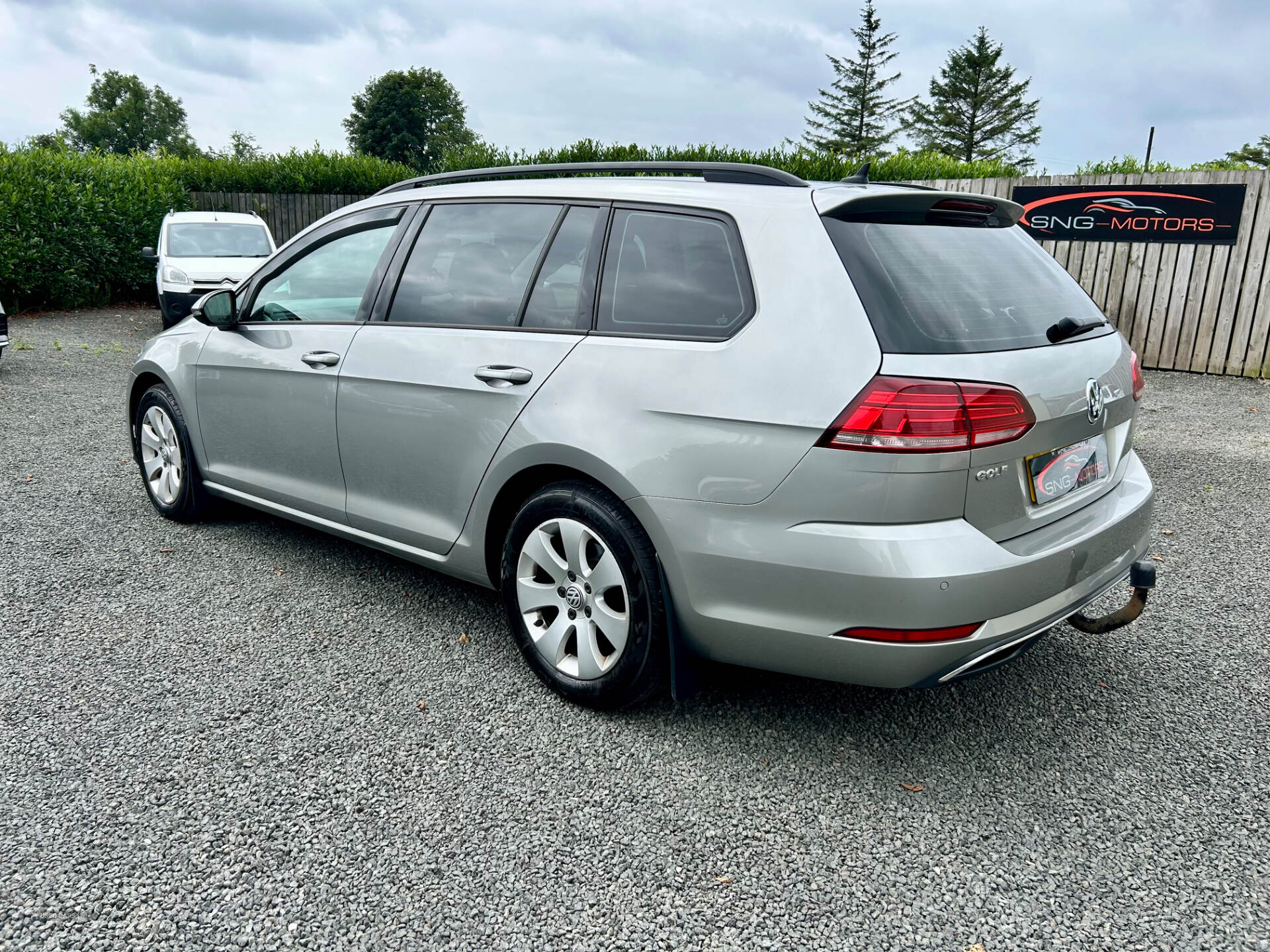 Volkswagen Golf DIESEL ESTATE in Antrim