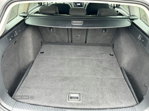 Volkswagen Golf DIESEL ESTATE in Antrim