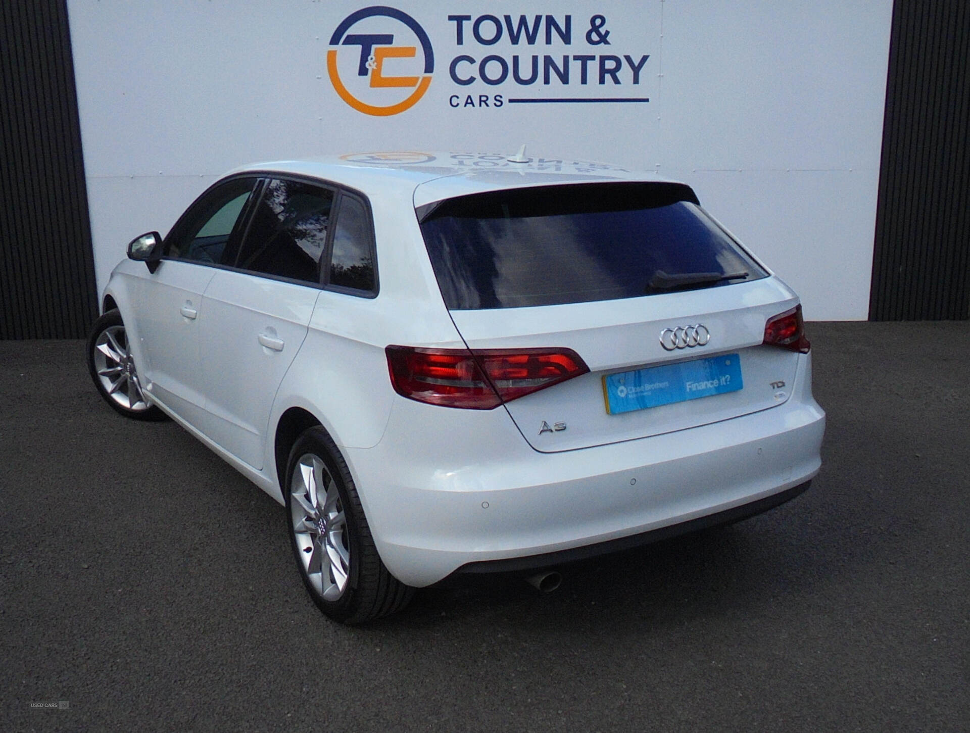 Car Thumbnail 4