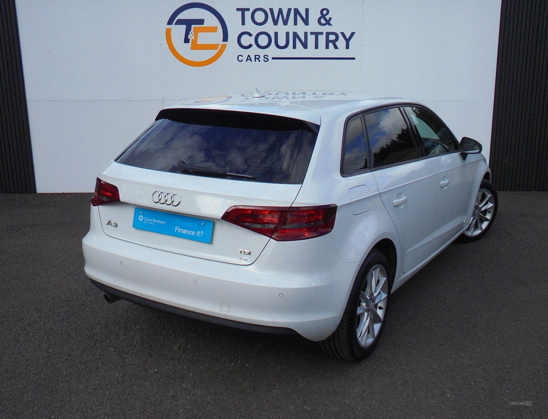 Car Thumbnail 5