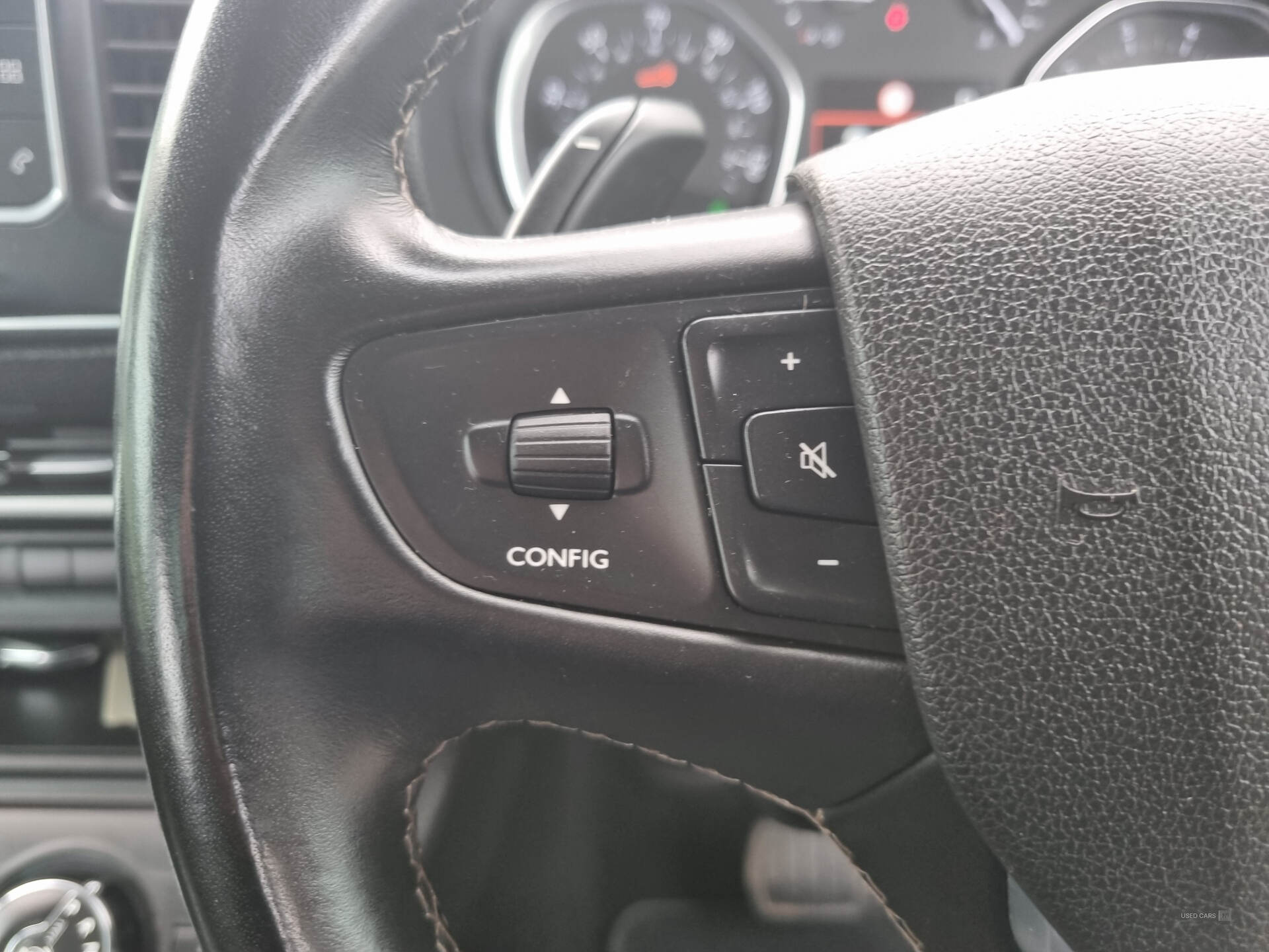 Car Thumbnail 16