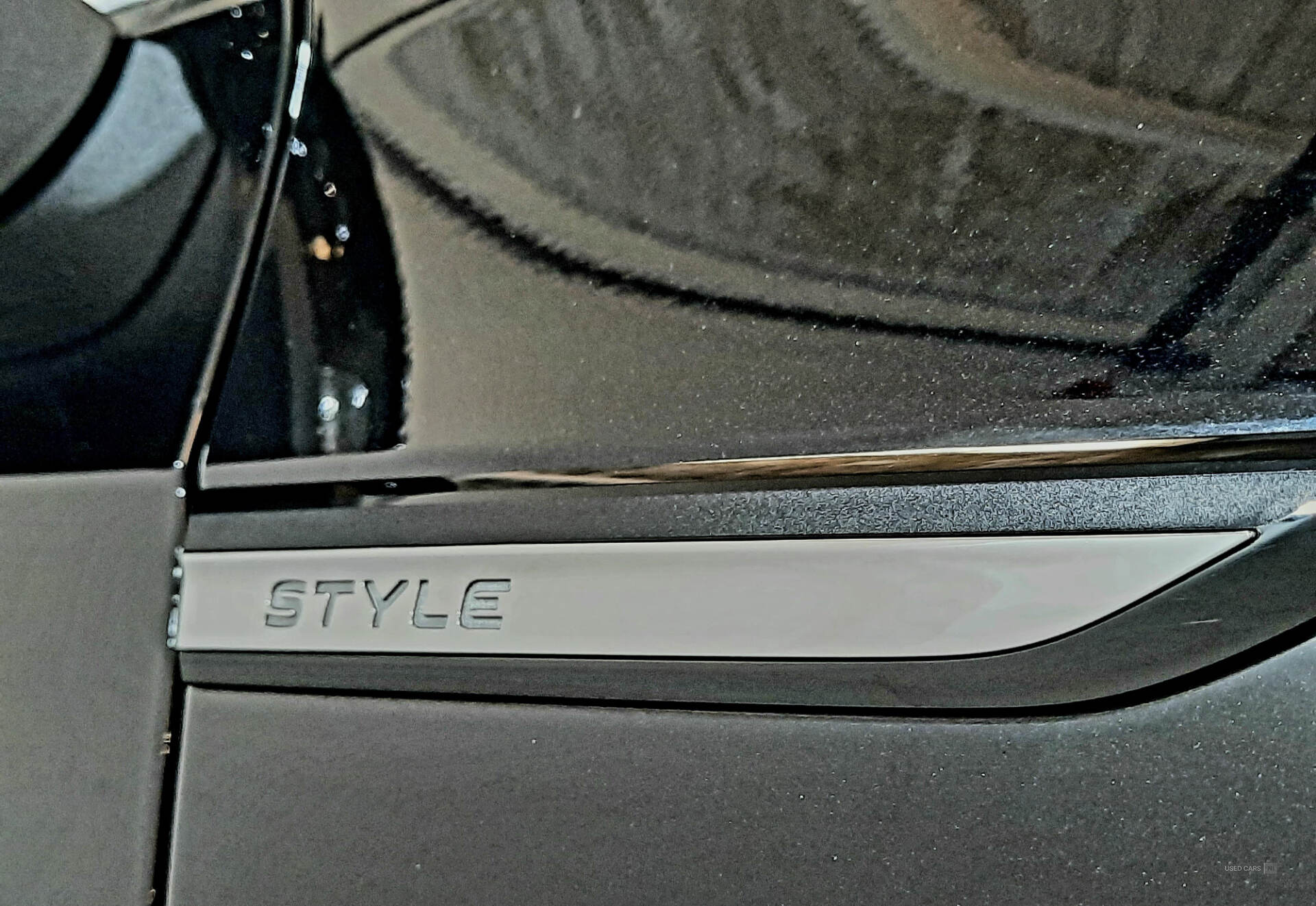 Car Thumbnail 9