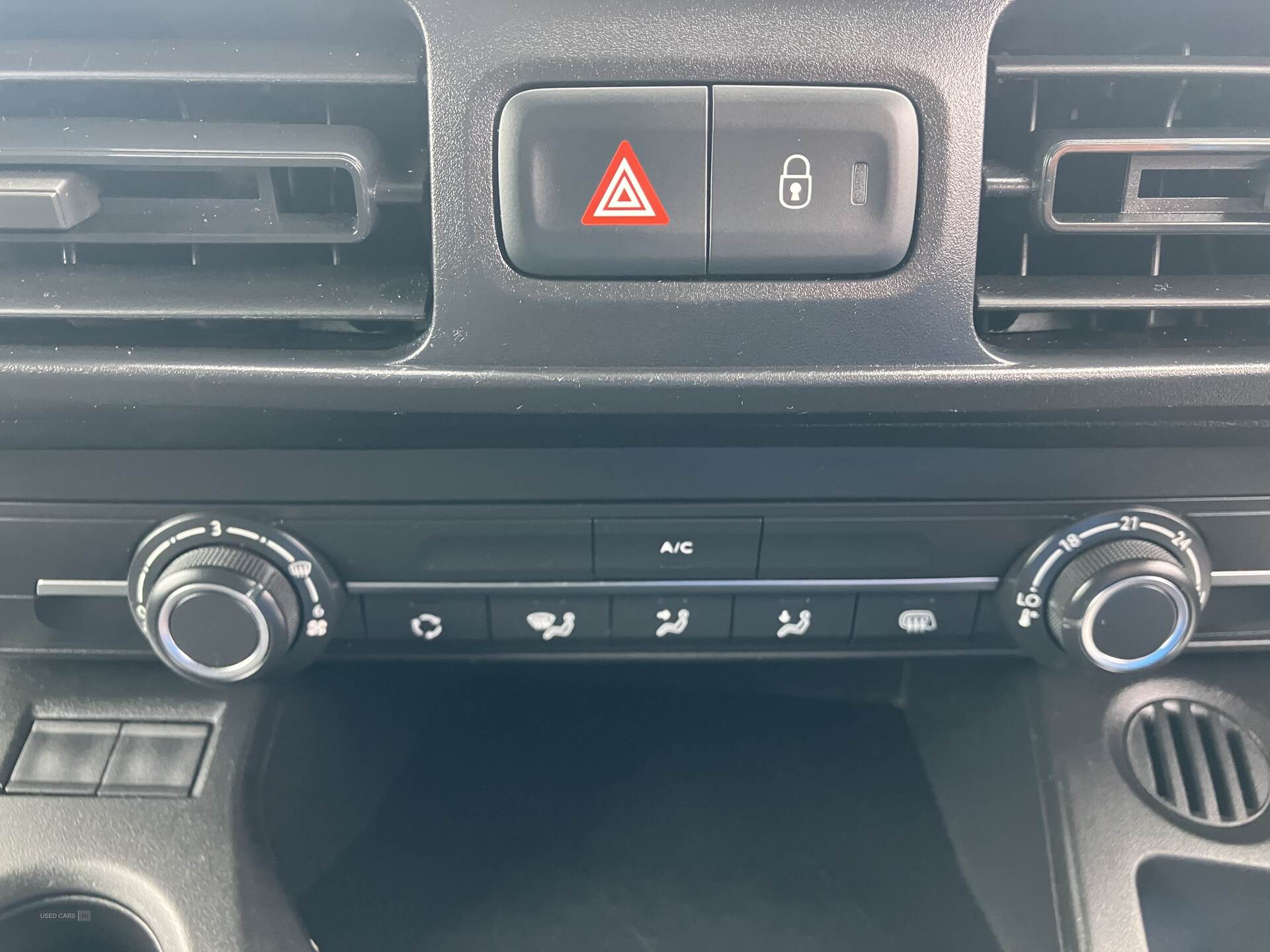 Peugeot Partner STANDARD DIESEL in Down