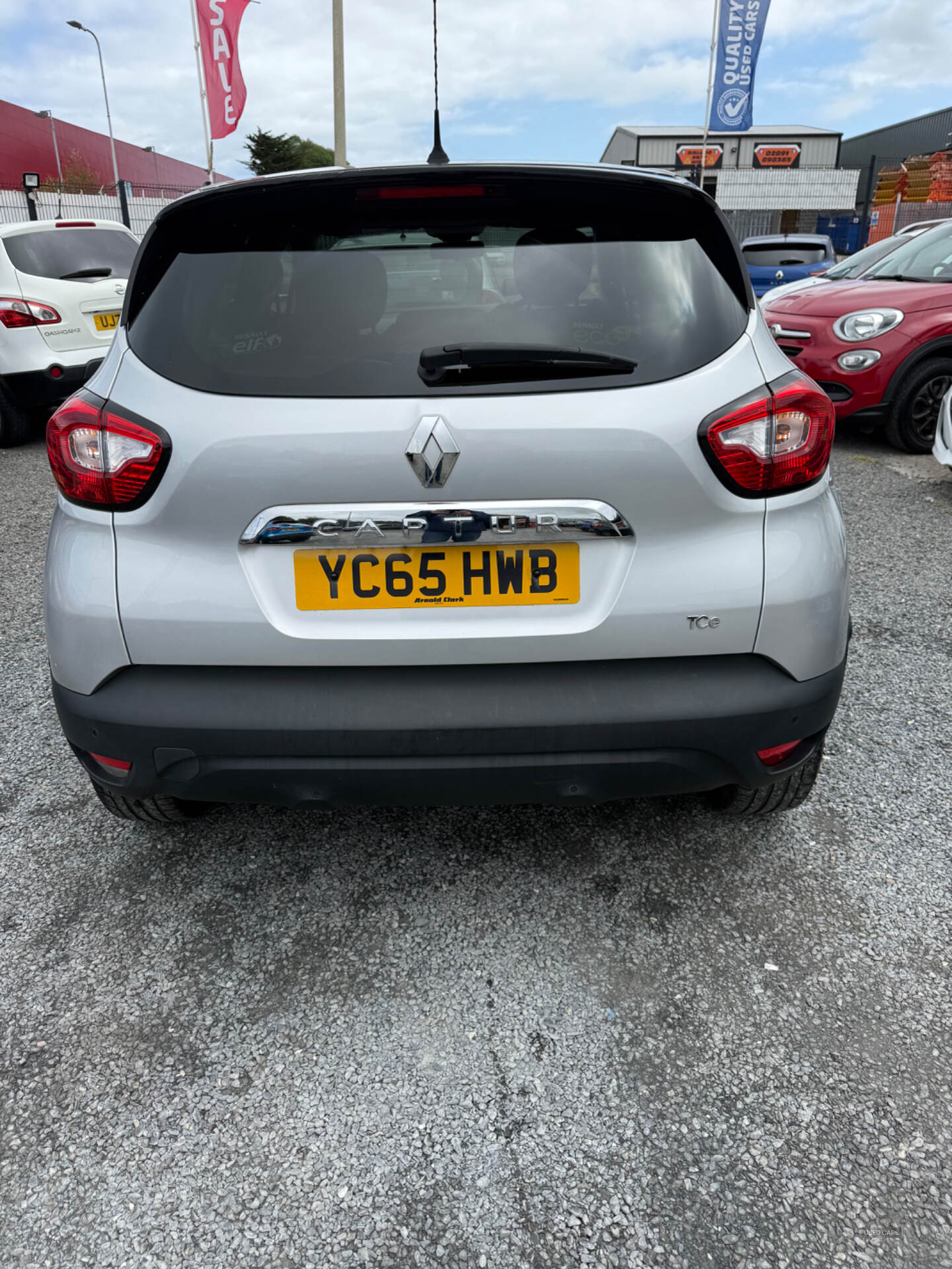 Renault Captur HATCHBACK in Down