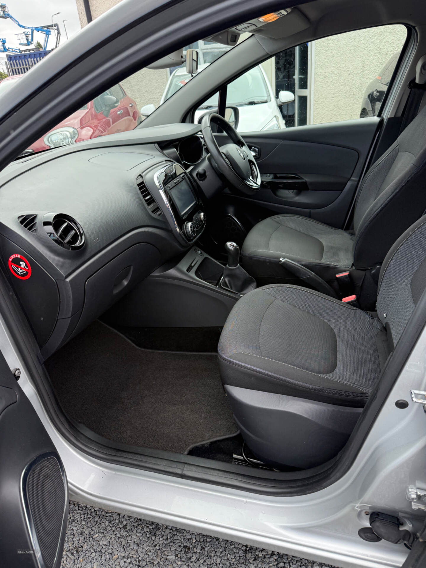 Renault Captur HATCHBACK in Down