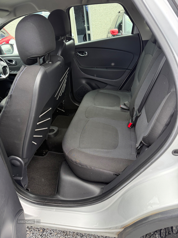 Renault Captur HATCHBACK in Down