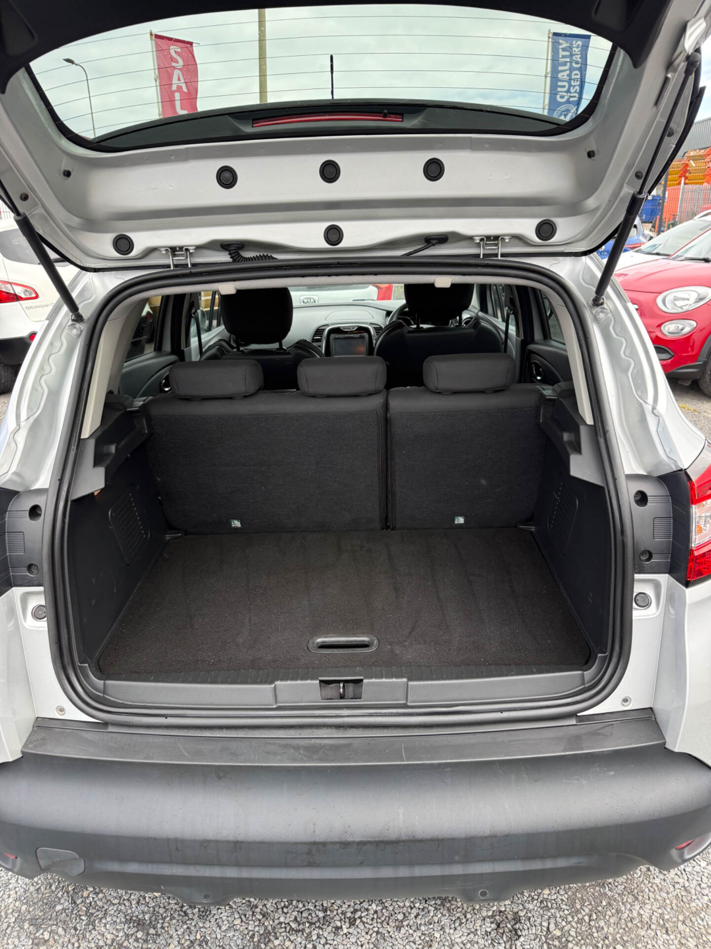 Renault Captur HATCHBACK in Down