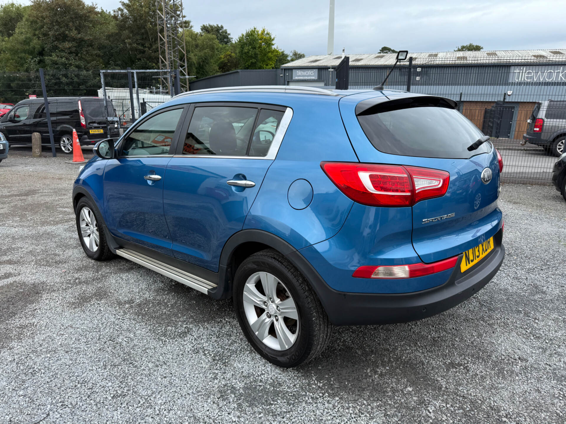 Car Thumbnail 5