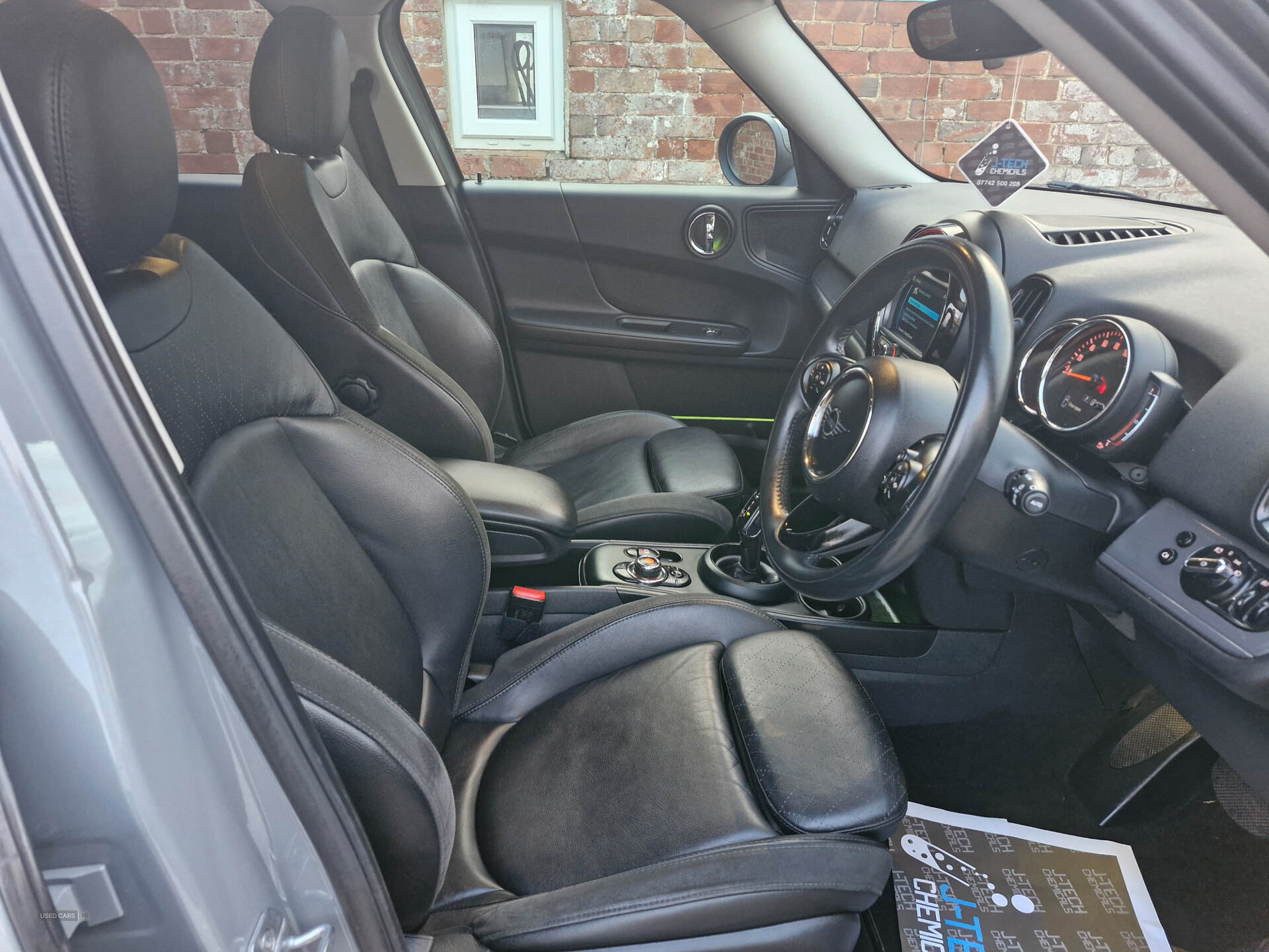 Car Thumbnail 5