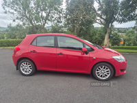 Toyota Auris 1.4 VVTi T2 5dr in Armagh