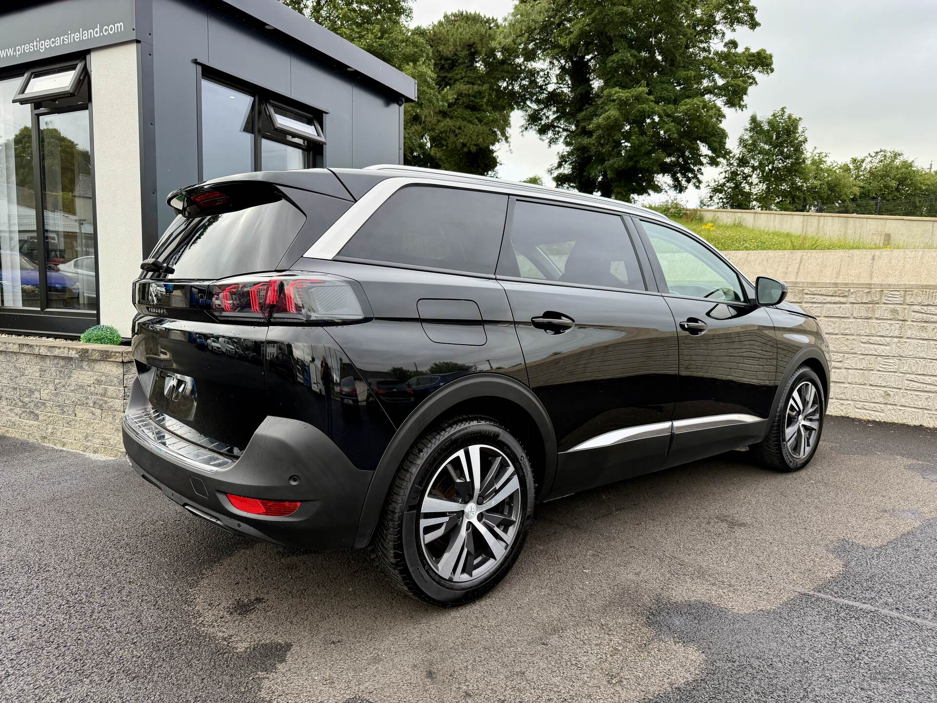 Peugeot 5008 DIESEL ESTATE in Tyrone