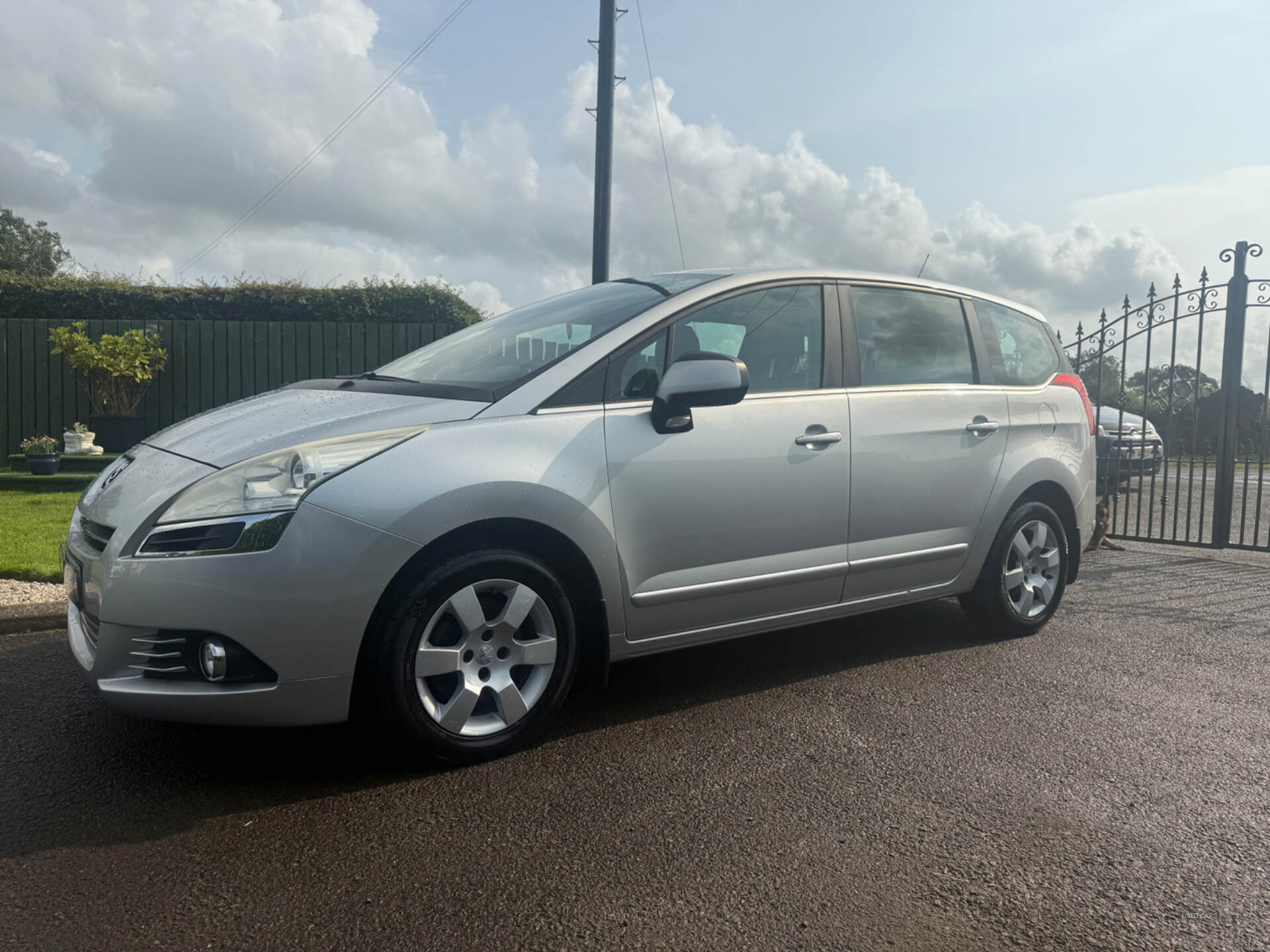 Peugeot 5008 ESTATE in Antrim