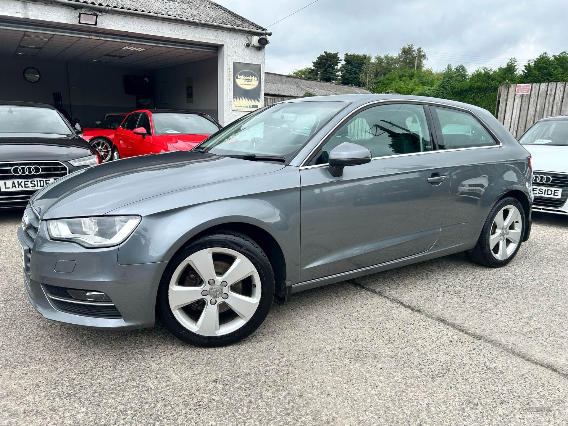 Audi A3 HATCHBACK in Down
