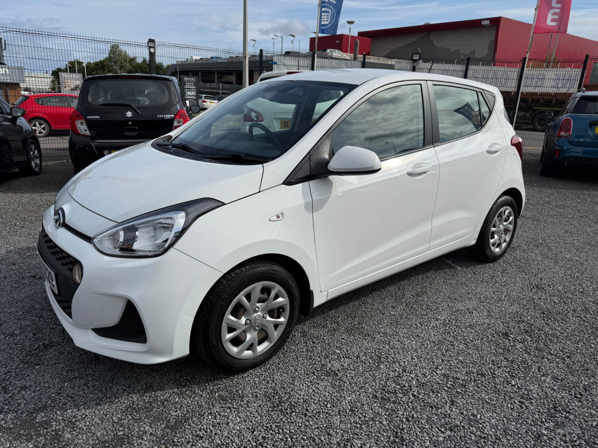 Hyundai i10 HATCHBACK in Down