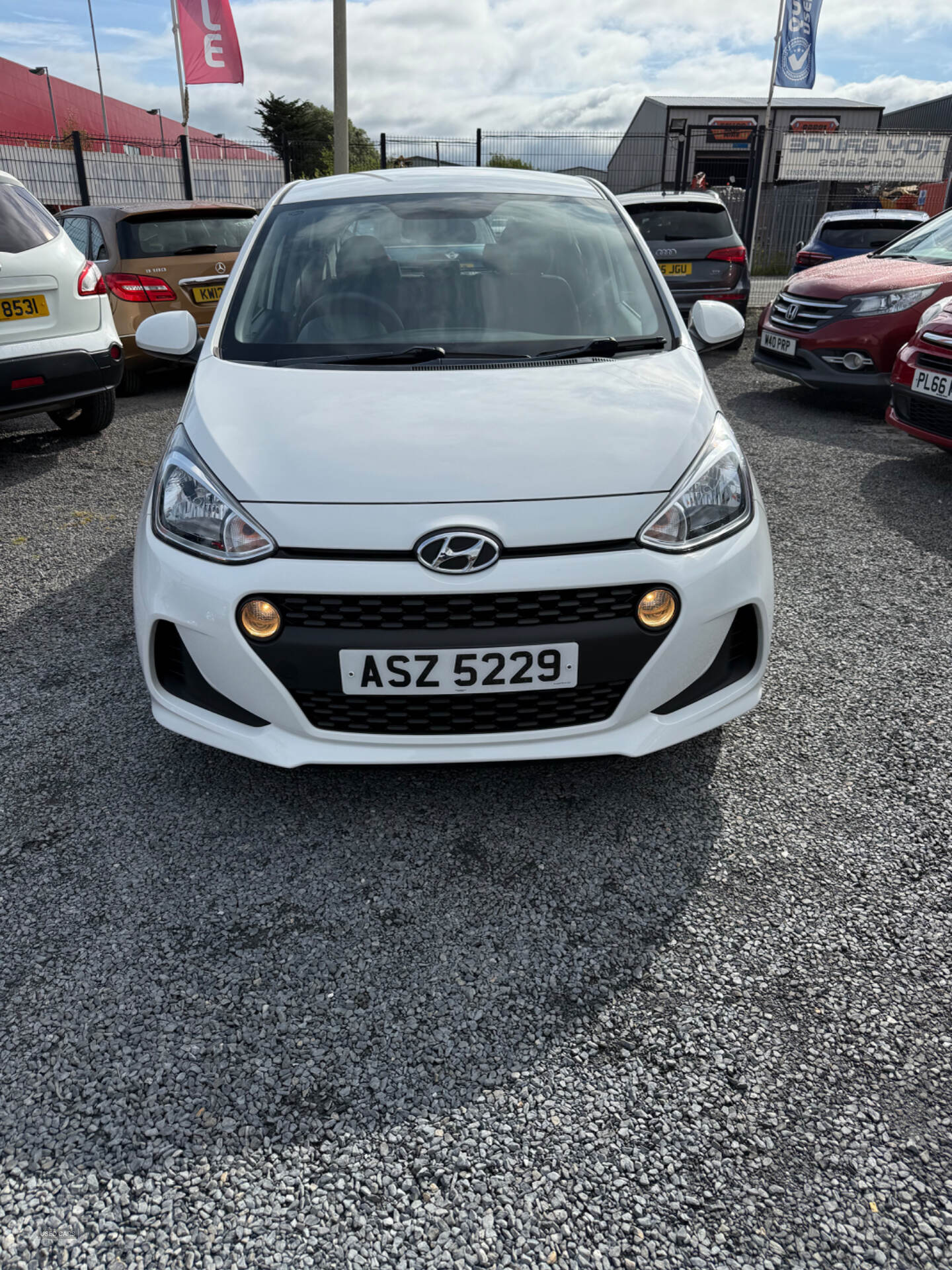Hyundai i10 HATCHBACK in Down