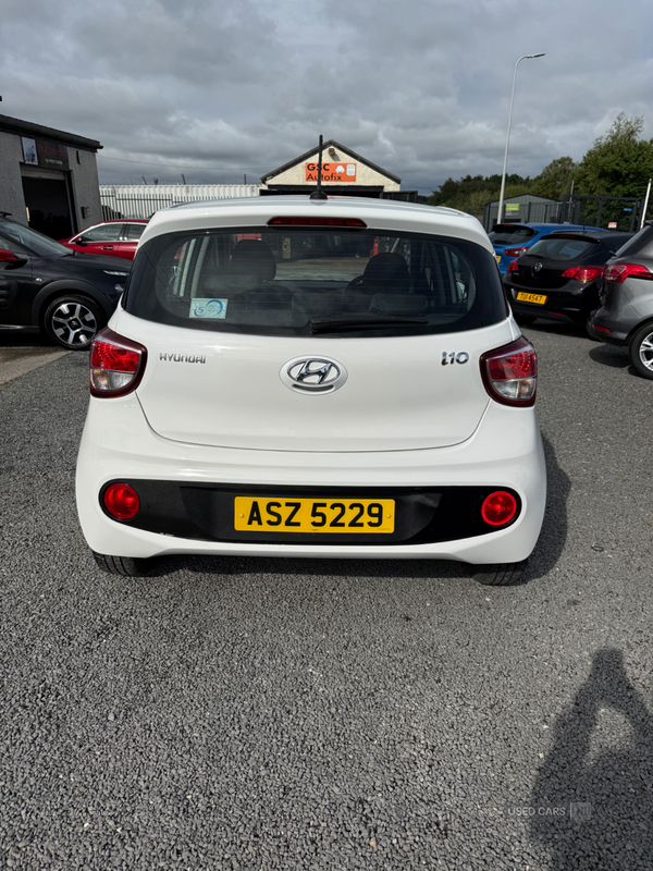 Hyundai i10 HATCHBACK in Down