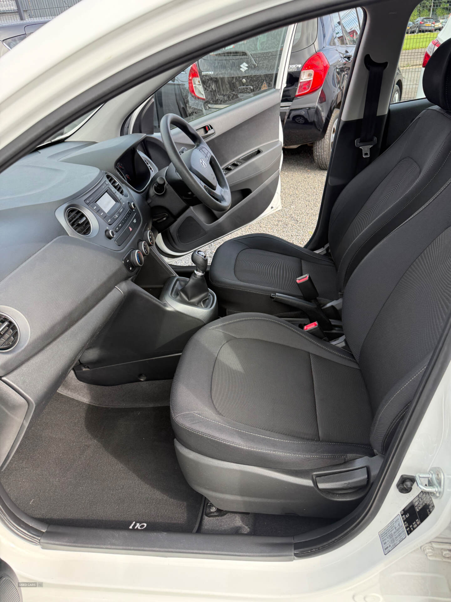 Hyundai i10 HATCHBACK in Down
