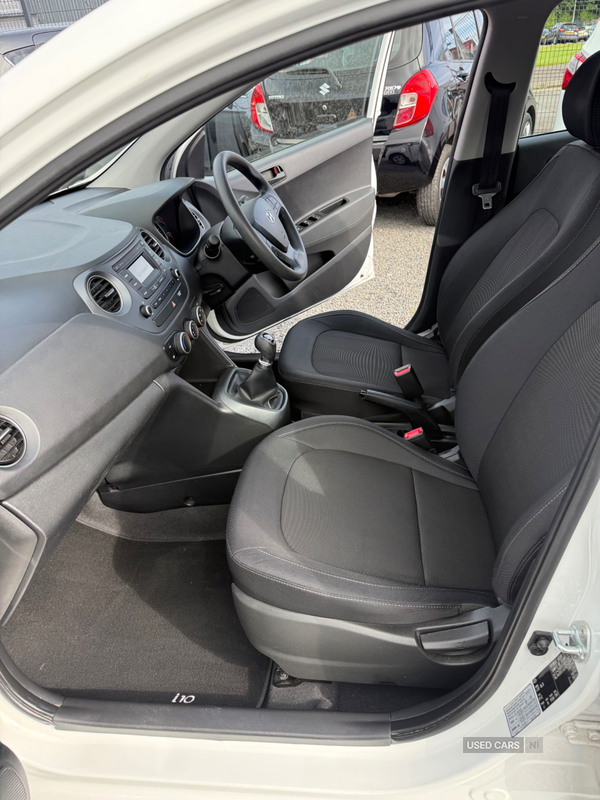 Hyundai i10 HATCHBACK in Down
