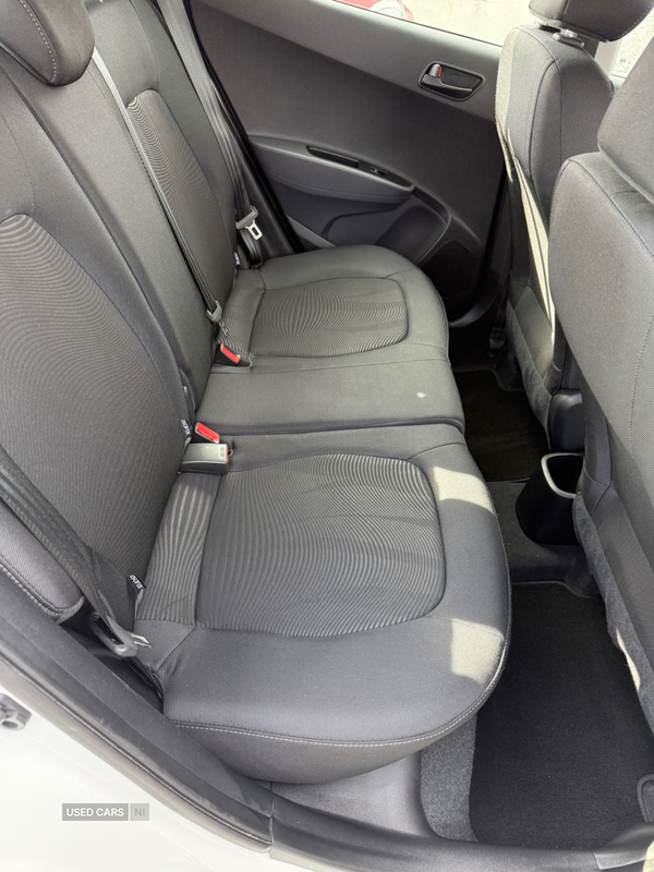 Hyundai i10 HATCHBACK in Down