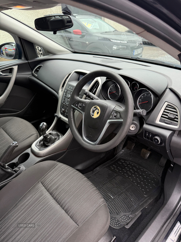 Vauxhall Astra HATCHBACK in Down