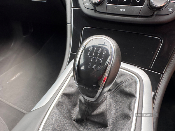 Vauxhall Insignia DIESEL HATCHBACK in Down