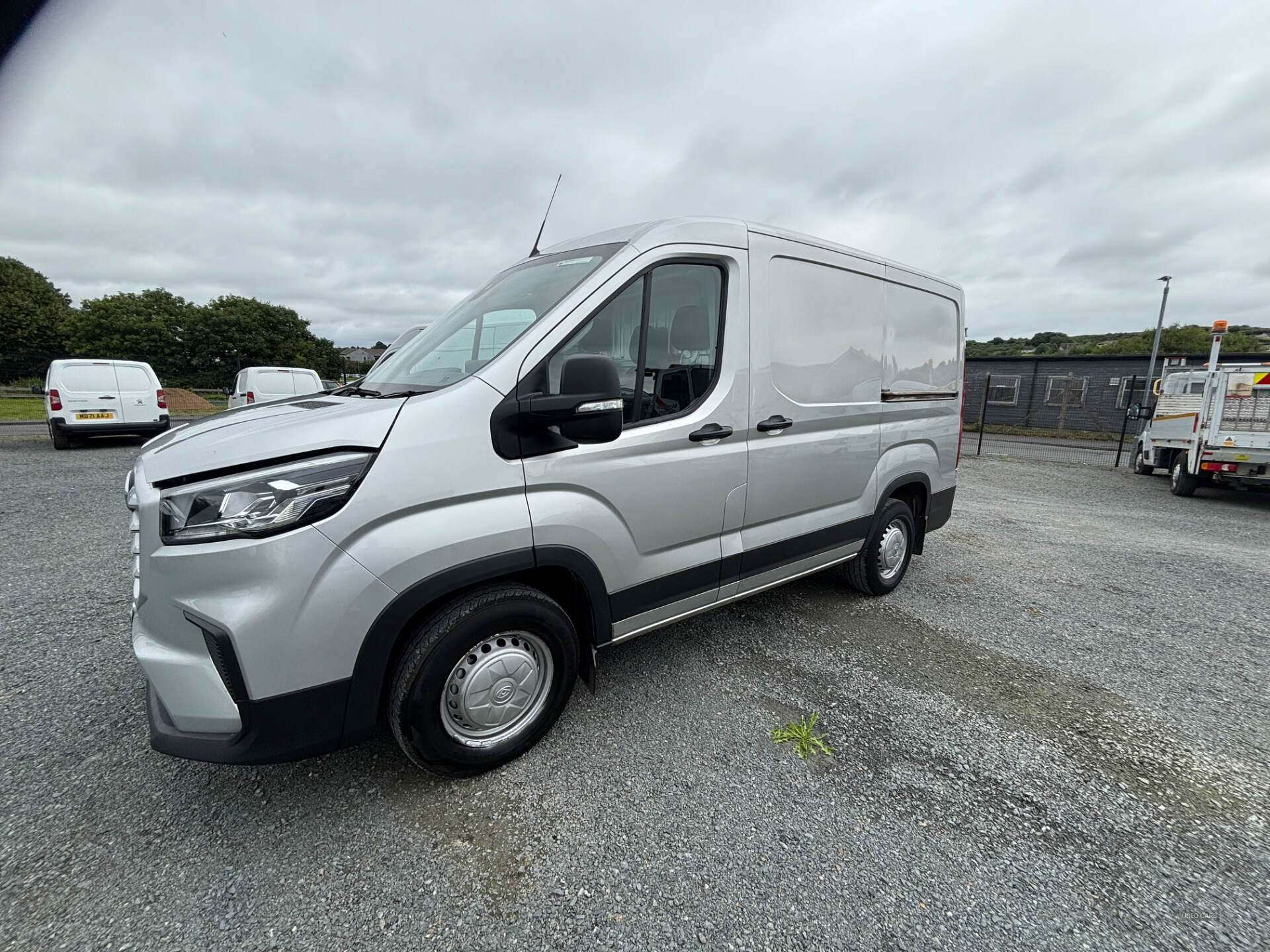 MAXUS / LDV Deliver 9 LWB DIESEL FWD in Down