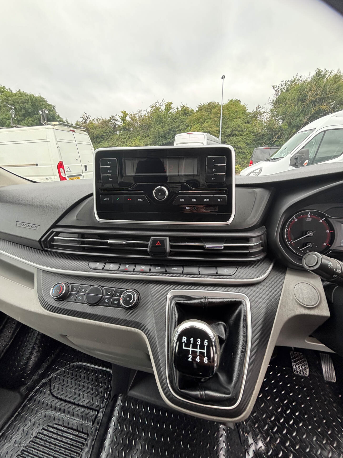 MAXUS / LDV Deliver 9 LWB DIESEL FWD in Down